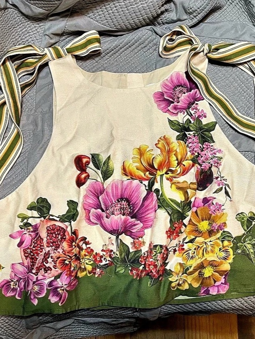 H&M Floral Cropped Camisole in Green & White Size Medium